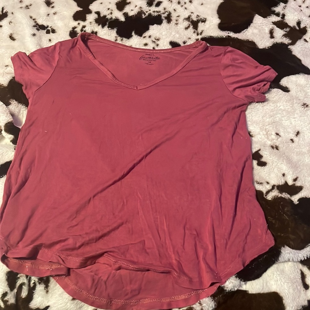 a maroon silky smooth tee